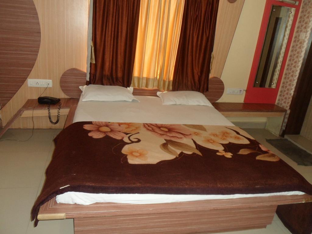 Hotel Raj Palace Dwārka Zimmer foto