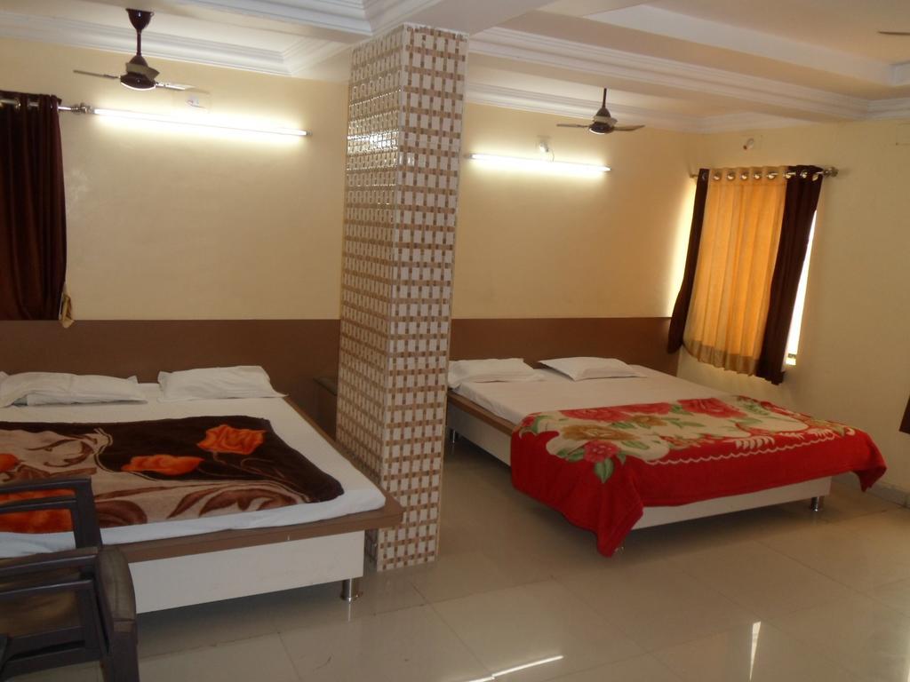 Hotel Raj Palace Dwārka Zimmer foto
