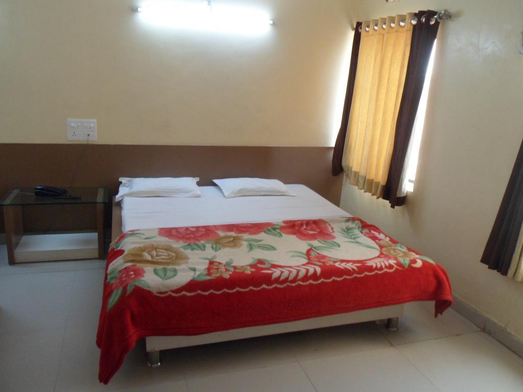 Hotel Raj Palace Dwārka Zimmer foto